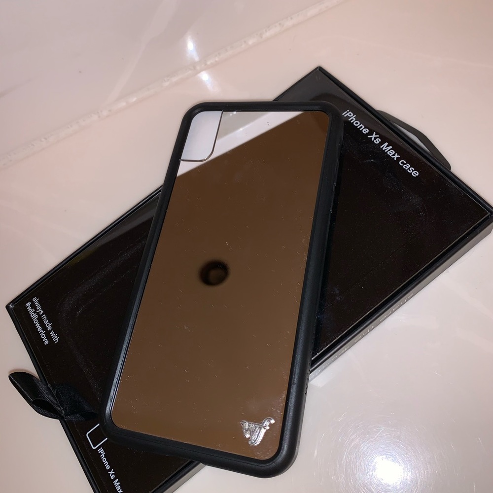 wildflower mirror iPhone xs case